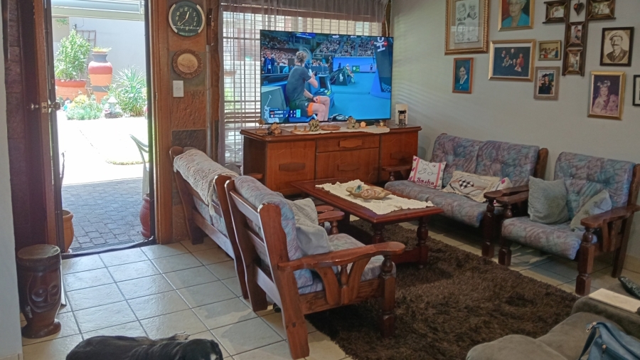 3 Bedroom Property for Sale in Langenhovenpark Free State